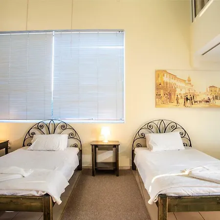 Urban Living City Hostel-Adults Only 자킨토스 타운
