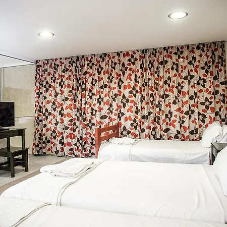 Guest house Urban Living City Hostel-Adults Only *