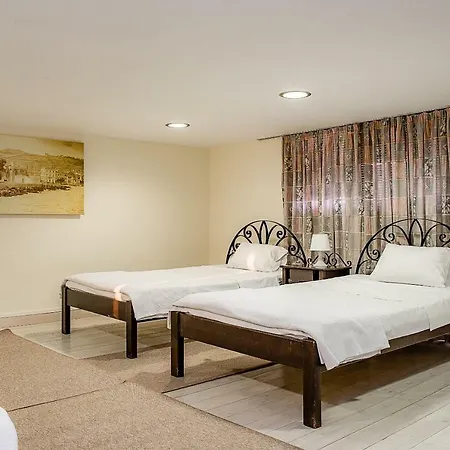 Urban Living City Hostel-Adults Only Guest house